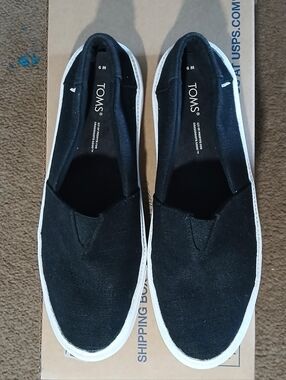 Toms Black Slip on Canvas Sneakers - 6M